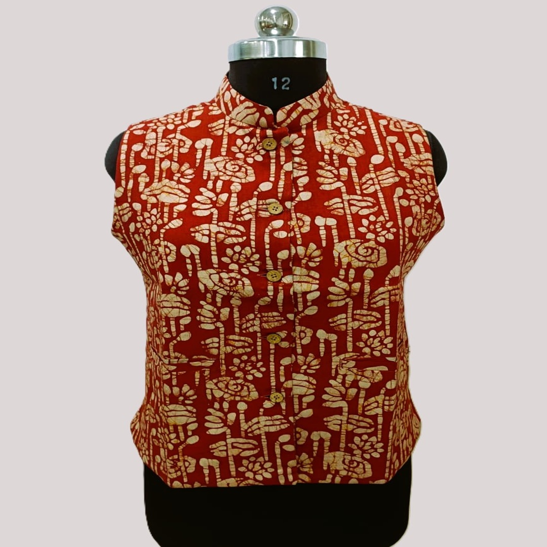 बाटिक प्रिंट महिला जैकेट – शिल्प और उपयोगिता का संतुलन