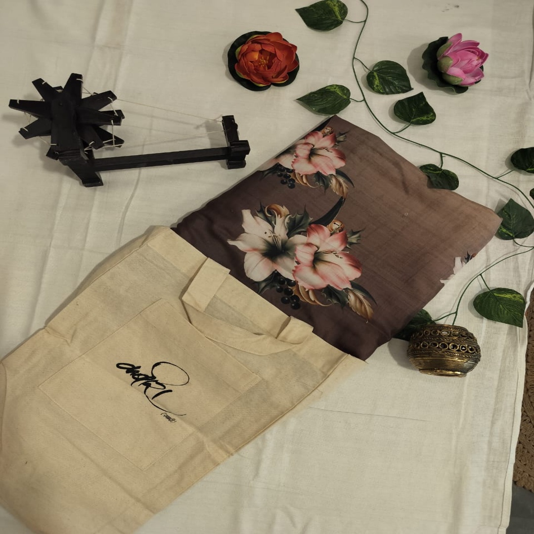 डिजिटल प्रिंट मलबरी सिल्क साड़ी – आधुनिक तकनीक में पारंपरिक सौंदर्य