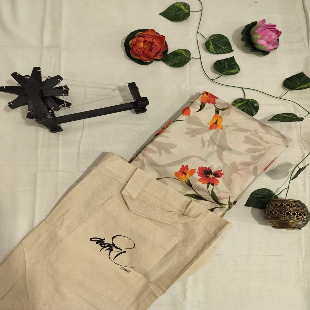 डिजिटल प्रिंट मलबरी सिल्क साड़ी – शुद्ध रेशम में आधुनिक सौम्यता