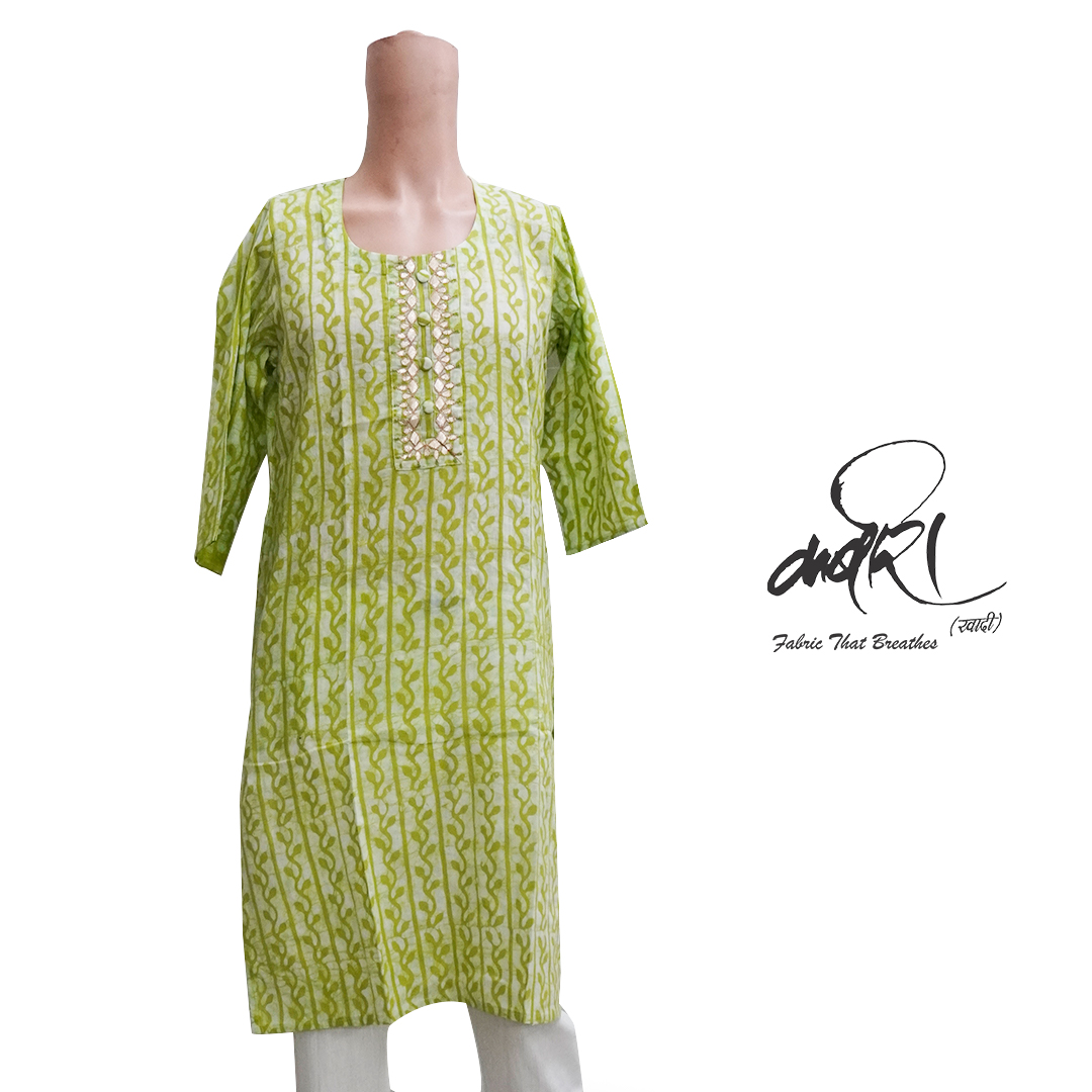 बाटिक लेडीज़ लॉन्ग कुर्ता – पारंपरिक रेज़िस्ट कला का परिधान