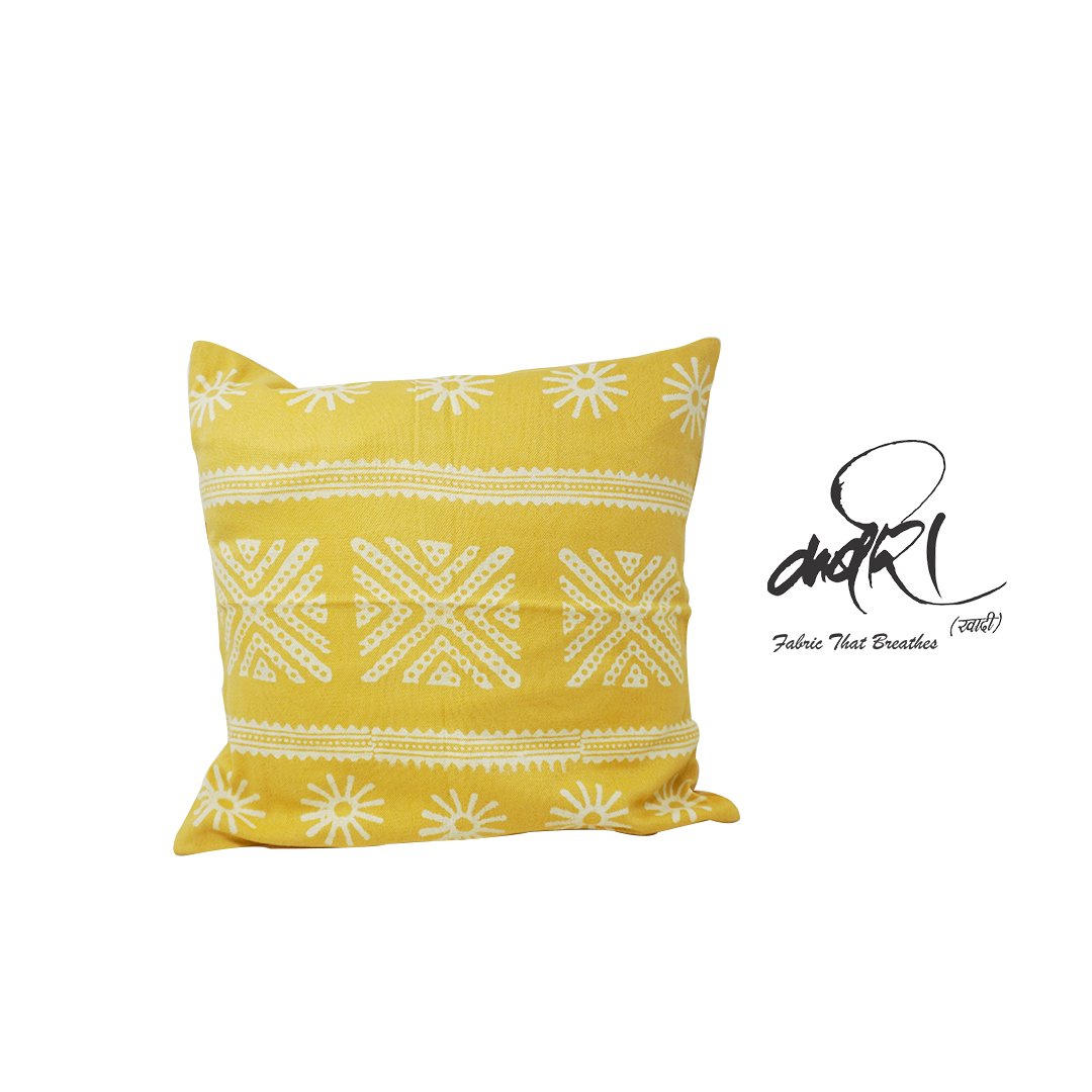 डिस्चार्ज प्रिंट कुशन कवर – पारंपरिक प्रिंट में संतुलित सौंदर्य