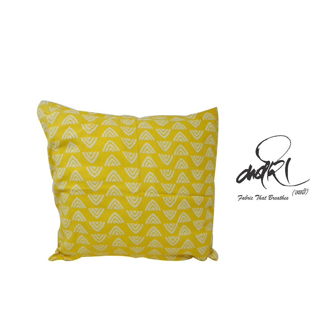डिस्चार्ज प्रिंट कुशन कवर – टिकाऊ फैब्रिक में शिल्प आधारित डिज़ाइन