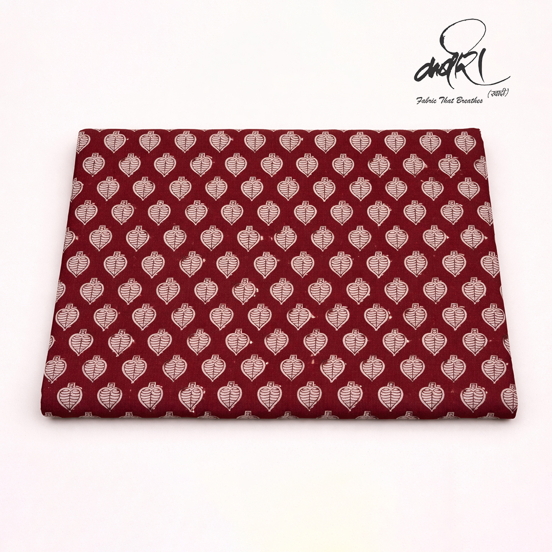 बाघ प्रिंट रनिंग फैब्रिक – सादगी में पारंपरिक पहचान